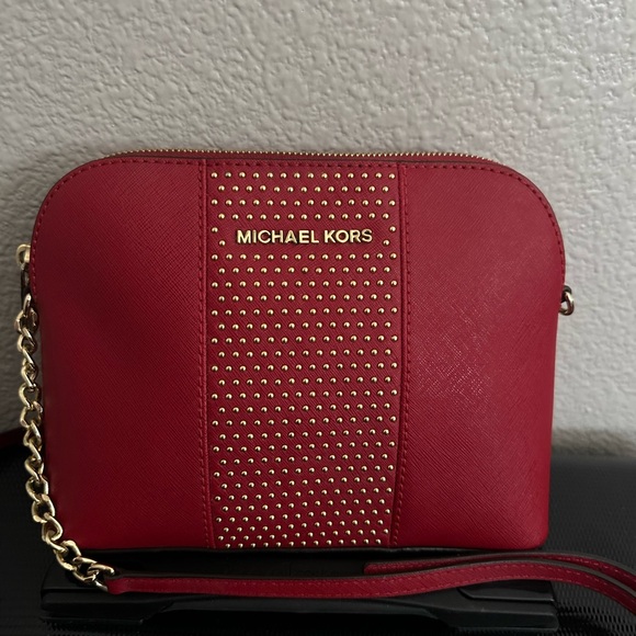 MICHAEL Michael Kors Cindy Stud Large Dome Crossbody Red/Gold* - Picture 1 of 13